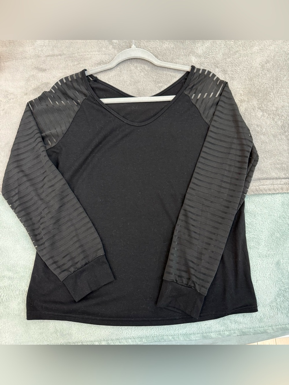 Women's Black Long-Sleeve Sheer Stripe Sleeves Top V Neck Medium